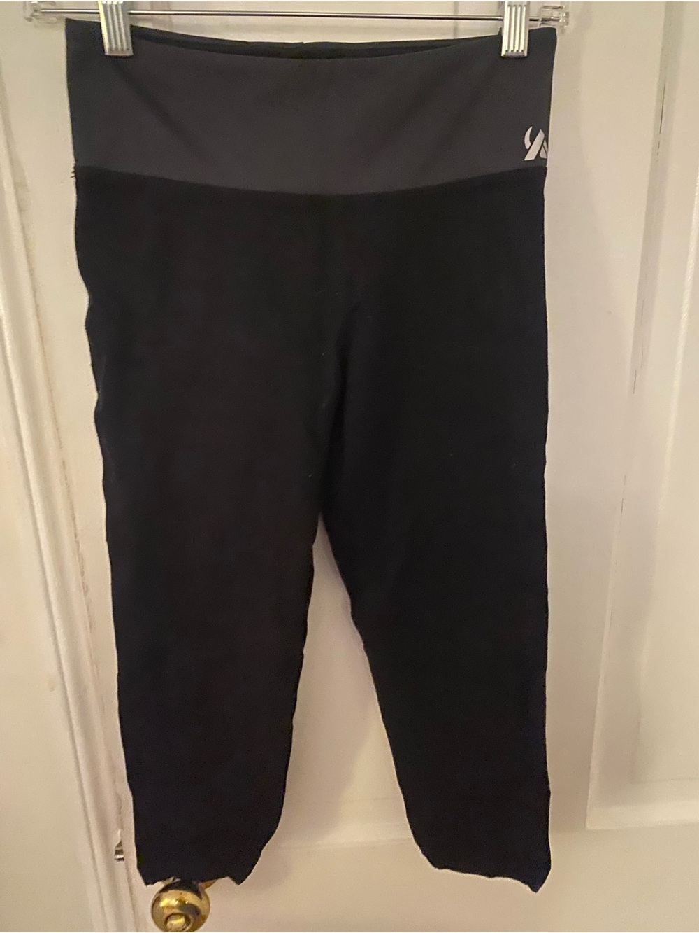 Atreva Black & Gray Cropped Leggings - Size S